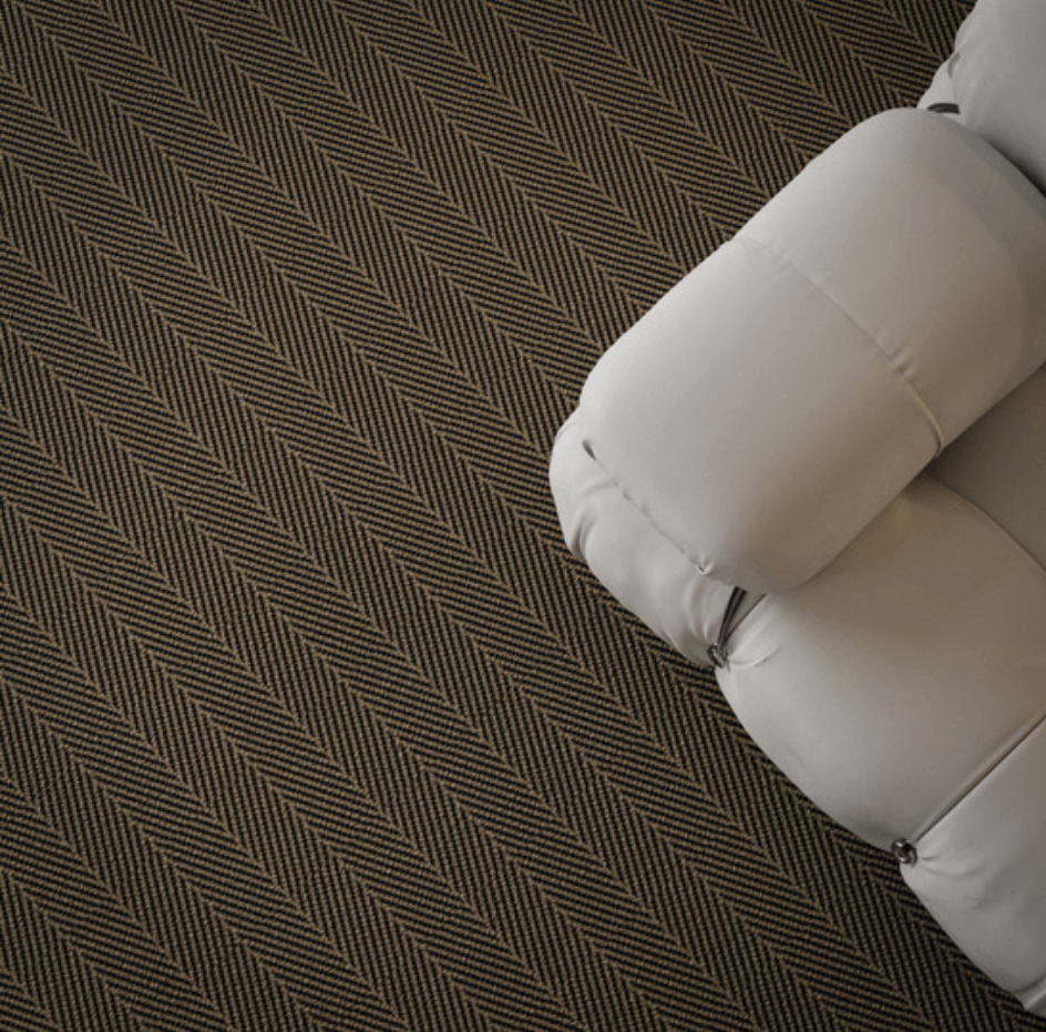 Ένα από τα σημαντικότερα πλεονεκτήματά της είναι ότι οι ίνες της αντέχουν σε έντονη φθορά και καταπόνηση.